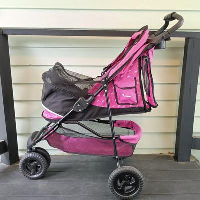 LOT 312: Pet Gear Inc. PG8250 Special Edition Pet Stroller