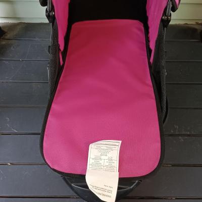LOT 312: Pet Gear Inc. PG8250 Special Edition Pet Stroller