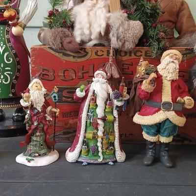 LOT 313: Antique Bohsemeem Spices Advertisement Wood Box with Holiday Decor