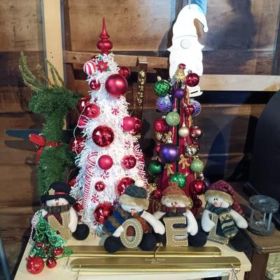 LOT 317: Set of (6) Christmas Wreaths with Holiday Decor