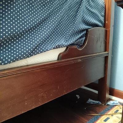 LOT 323: Stunning Early 20th Century Queen Size High-Back Bed Frame