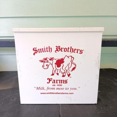 LOT 324: Smith Brothers Farms Metal Dairy Porch Box with Blue Glaze Vase & Garden Pottery