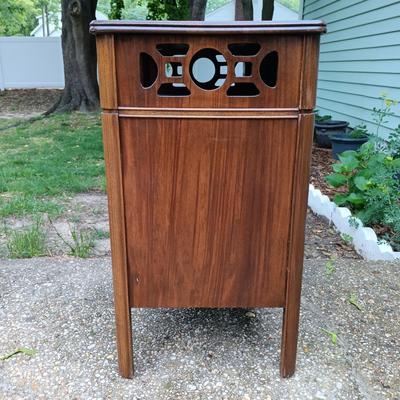 LOT 348: GE Cathedral Radio Model 7-4100JA with Record Stand