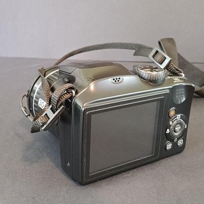 LOT 349: Fujifilm Firepix S4850, Kodak EasyShare Z650 & Brookstone iConvert Slide and Negative Scanner