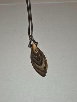 Silver toned leaf necklace