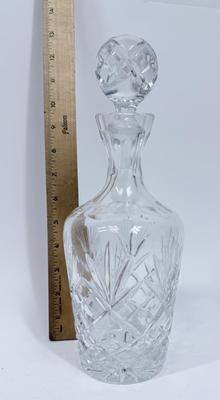 High Quality Cut Crystal Decanter with Stopper