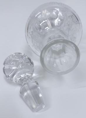 High Quality Cut Crystal Decanter with Stopper