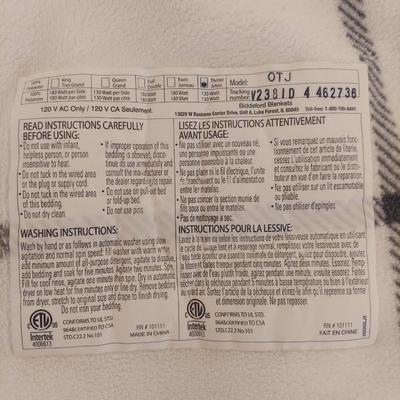 Fleece Blankets by Cynthia Rowley, Eddie Bauer & More (GBC-BBL)