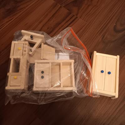 LOT 403: Wooden Dollhouse Furniture and Dolls - Ryan's Room and Unmarked