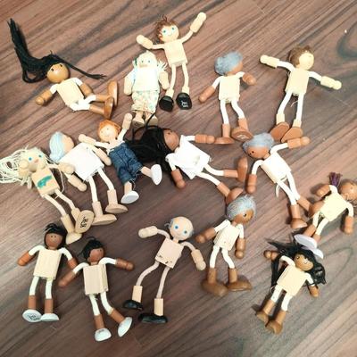 LOT 403: Wooden Dollhouse Furniture and Dolls - Ryan's Room and Unmarked
