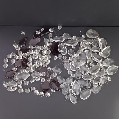 LOT 419: Collection of Chandelier Crystals