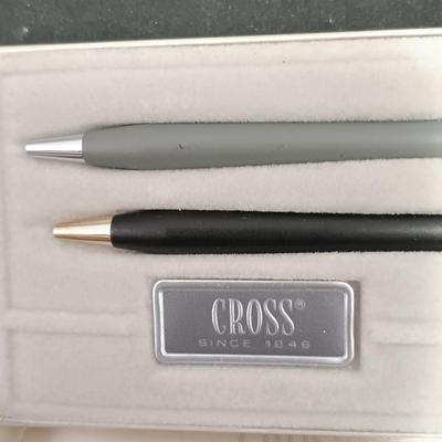 LOT 420: Cross Virgin Airlines and Hargrove Ball Point Pen Set with Bulova Watch