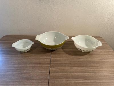 3 PYREX CINDERELLA "CRAZY DAISY" MIXING BOWLS
