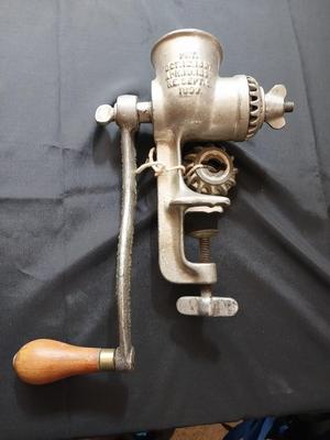 #1 UNIVERSAL MEAT CHOPPER
