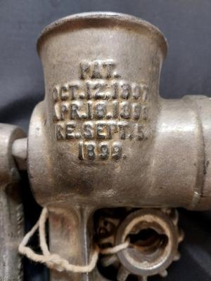 #1 UNIVERSAL MEAT CHOPPER