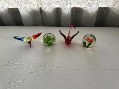 LAST PAPER WEIGHTS AND ACRYLIC BIRDS