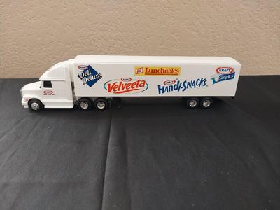 METAL KRAFT SEMI AND CASEYS GENERAL STORE INC.