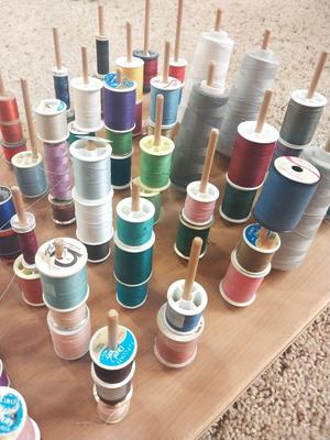 PEG THREAD HOLDER AND THREADS