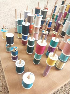 PEG THREAD HOLDER AND THREADS