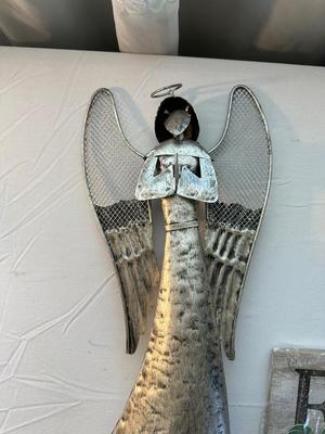 WALL DECOR