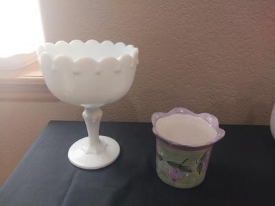 VARIETY OF PLANTING POTS-FROGG-MILKGLASS