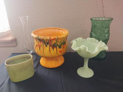 VASES AND PLANTING POTS