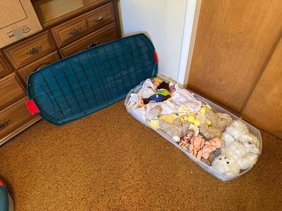 TOTE FULL OF VINTAGE DOLLS AND PLUSH ANIMALS