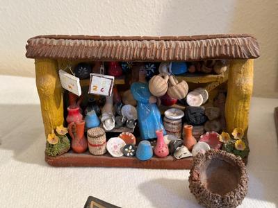 KNICK KNACKS AND COLLECTIBLES