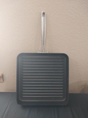 ALUMINUM POT WITH LID AND BAKE TRAY