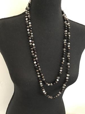 Glass Fauceted Necklace silver Black Clear
