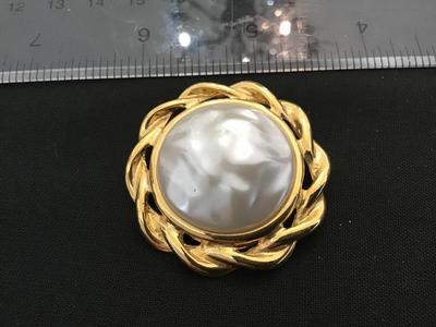 Faux Baroque Pearl Scarf Clip