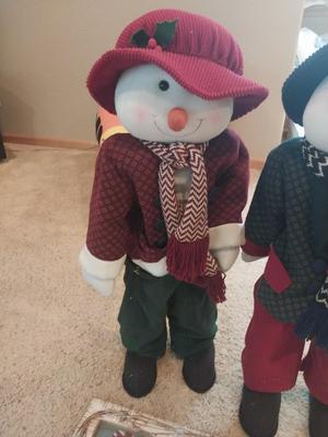 STANDING SNOWMAN AND HANGING SNOWMAN PICTURE