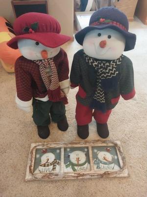 STANDING SNOWMAN AND HANGING SNOWMAN PICTURE