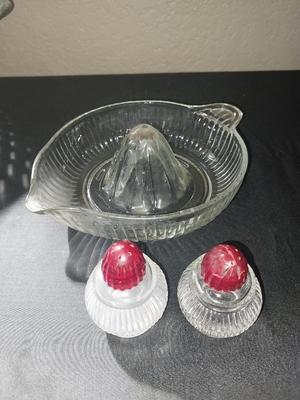 VINTAGE KITCHEN ITEMS