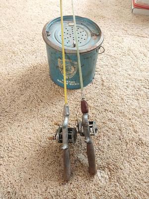 VINTAGE FISHING POLES AND FLOATING MINNOW BUCKET