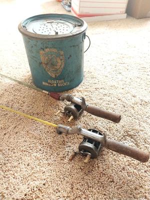 VINTAGE FISHING POLES AND FLOATING MINNOW BUCKET