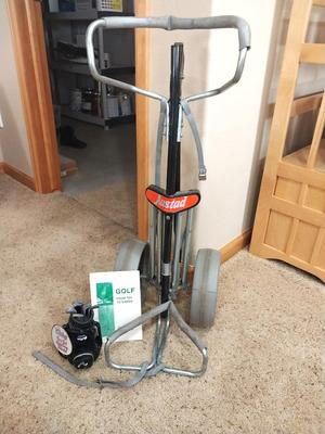 AUSTAD GOLFBAG CART AND COUPLE EXTRAS