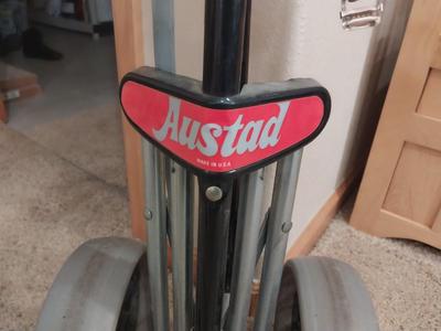 AUSTAD GOLFBAG CART AND COUPLE EXTRAS