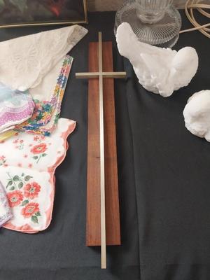 LADIES HANKIES-CROSSES-SMALL GLASS LAMP AND MORE