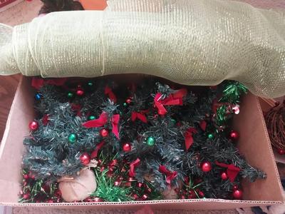 LARGE CHRISTMAS LOT