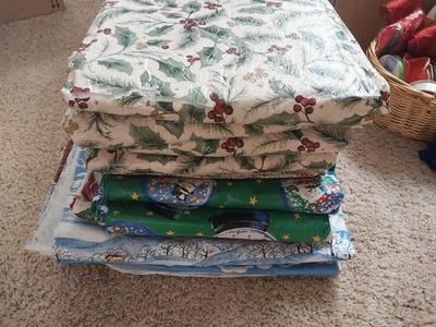 LARGE CHRISTMAS LOT
