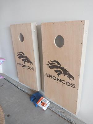 BRONCO CORN HOLE GAME
