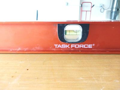 TASK FORCE LEVEL AND DRYWALL T-SQUARE