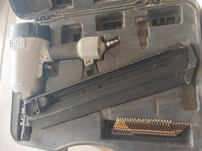 PORTER CABLE ROUND HEAD FRAMING NAILER IN CARRY CASE