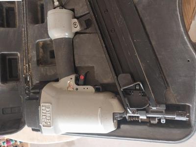 PORTER CABLE ROUND HEAD FRAMING NAILER IN CARRY CASE