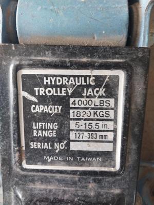 HYDRAULIC TROLLY JACK
