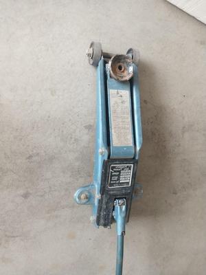 HYDRAULIC TROLLY JACK