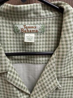 100% Silk Tommy Bahama Button up sage green check Shirt short sleeve men's size L large