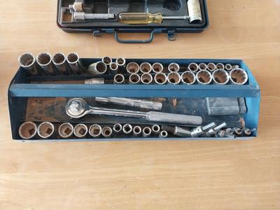 SOCKET WRENCHES AND SOCKETS