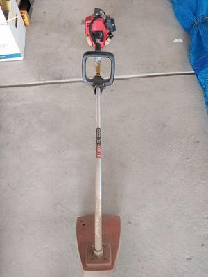 TORO GAS TRIMMER
